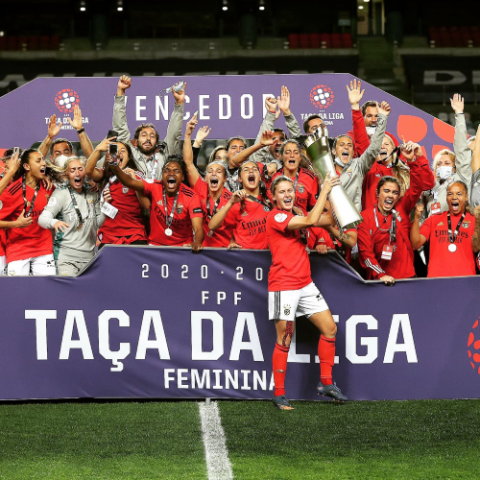 Futebol feminino: Benfica conquista a Taça da Liga 2020/21 ...